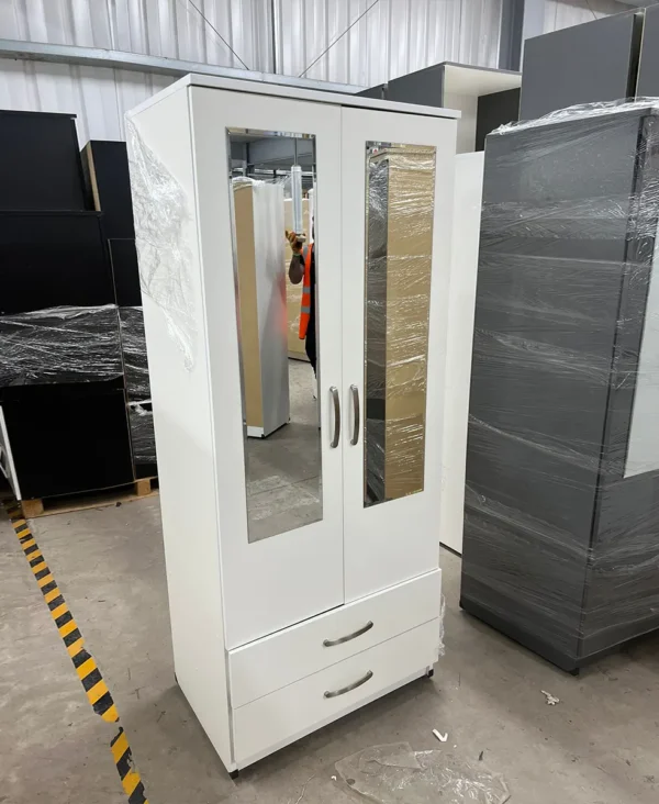2 door wardrobe with 2 mirror and 2 Drawers
