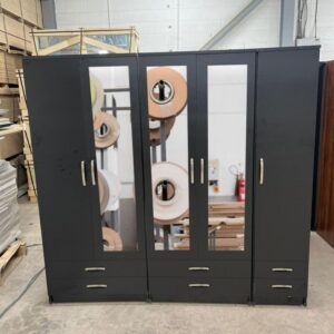 Classic 5 door mirrored wardrobe with 3 mirrors and 6 drawers