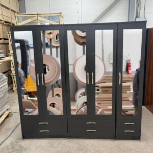 Classic 5 door mirrored wardrobe with 5 mirrors and 6 drawers