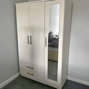 Elegant 3 door wardrobe with 1 mirror and 2 drawers