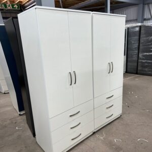 Elegant 4 door wardrobe with 6 Drawers
